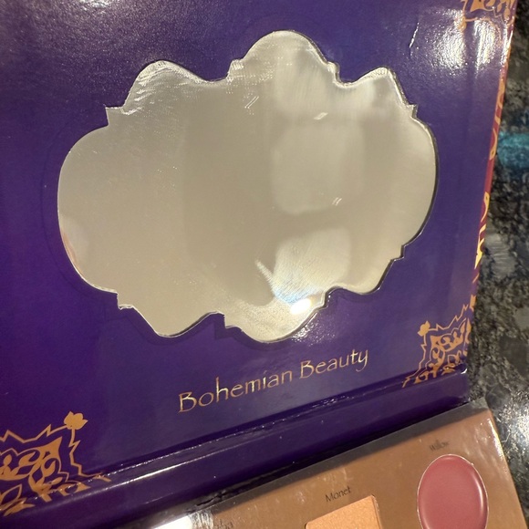 Aulora Crown Pro Travel Face Eyes Lip makeup Palette Bohemian Beauty - Picture 7 of 9